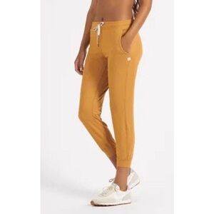 VUORI WOMEN'S PERFORMANCE JOGGER IN FLAX HEATHER COLOR SIZE XS